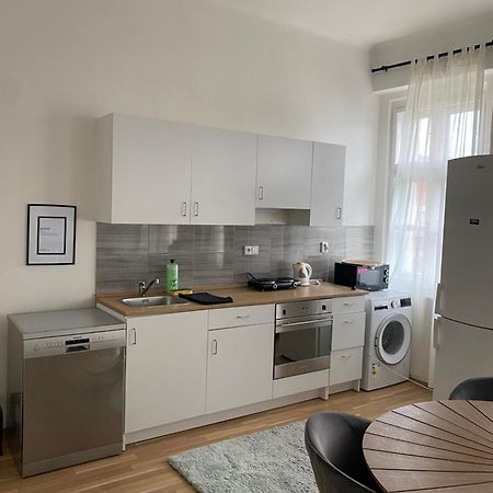 Roomy Apartment Close To Palmovka Praga Exterior foto